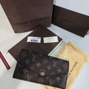 Louis Vuitton Sarah Monogram Wallet